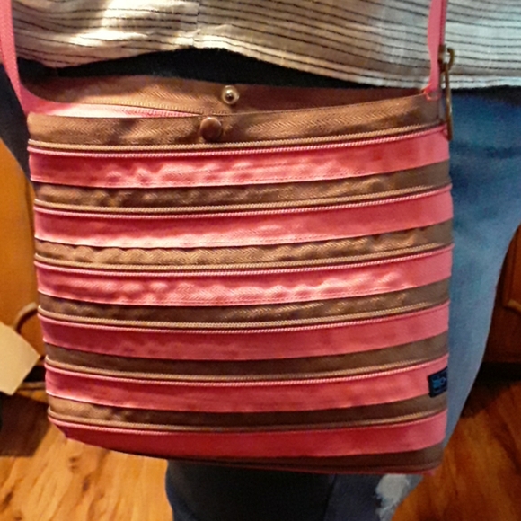 ZIP-iT bag - Picture 1 of 3